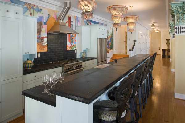 Banker's Suite Kitchen